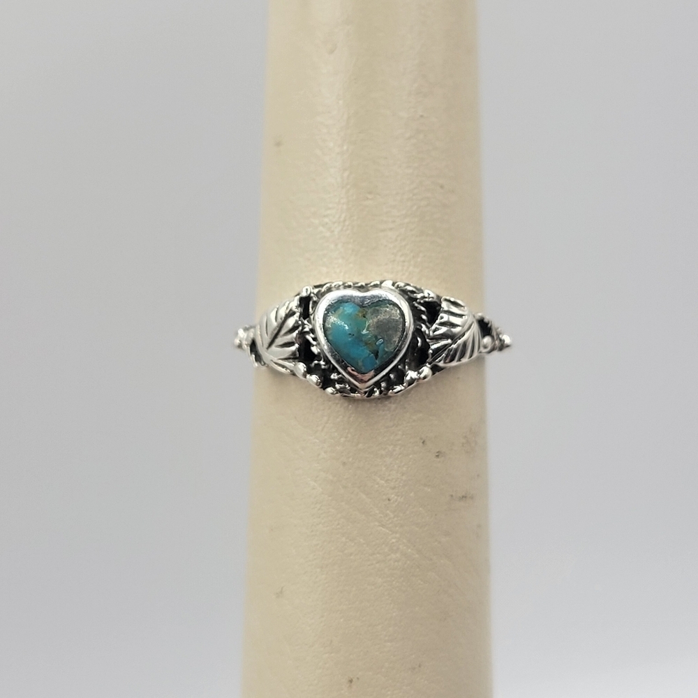 925 Sterling Silver Turquoise Heart Ring Floral Detail Size 5.75 Romantic